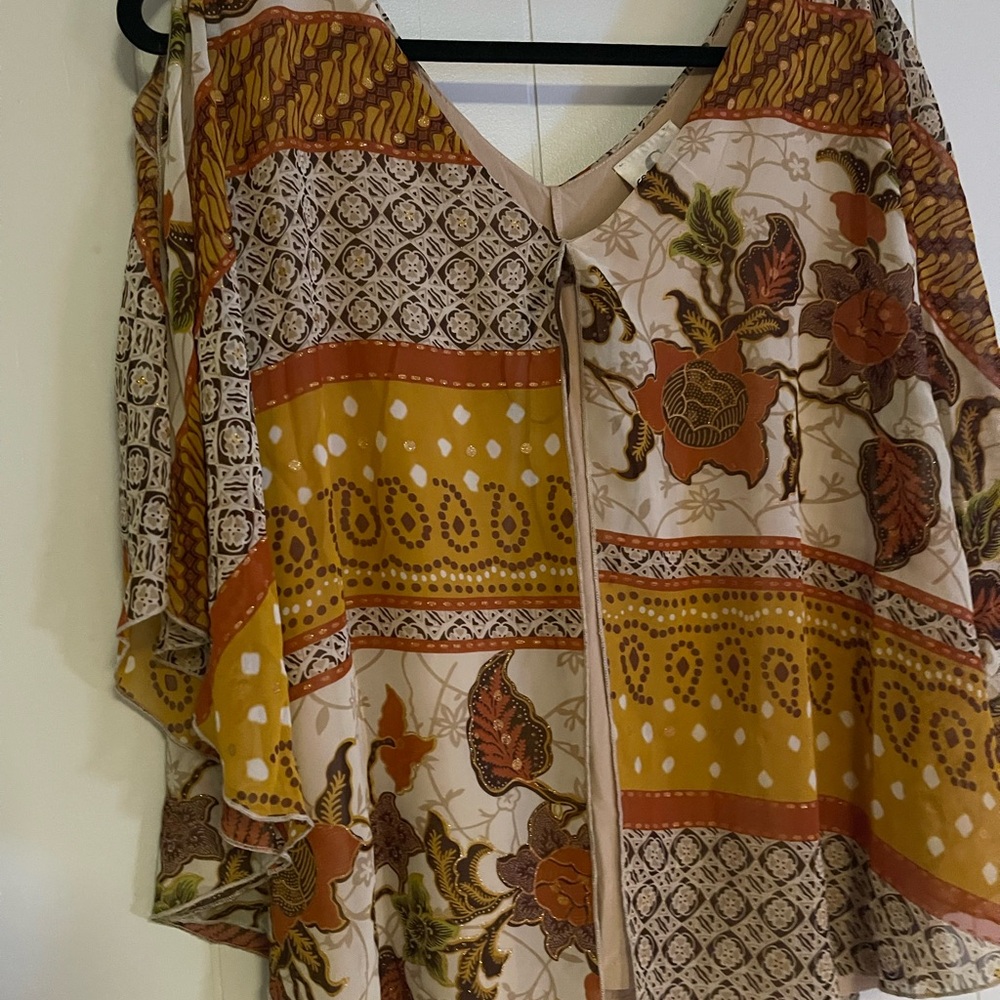 Caren Sport Multicolor Patchwork V-Neck Blouse